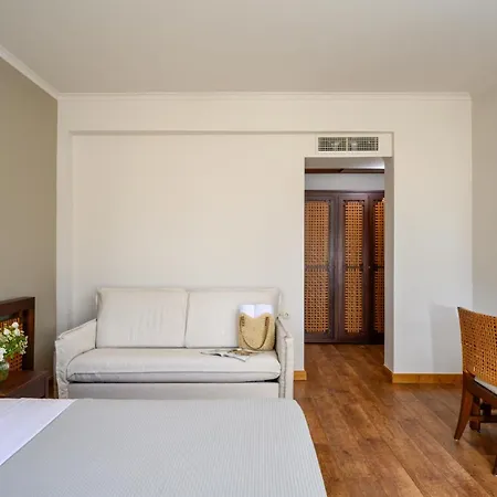 Elisso Hotel 4*