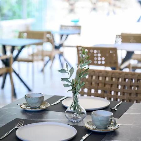 Elisso Hotel 4*