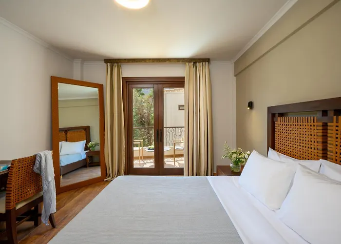 Elisso Hotel 4*