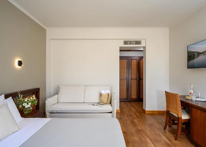Elisso Hotel 4*